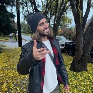 Meet your Posher, Adam